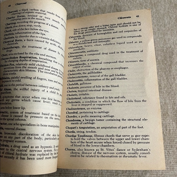 Home Medical Dictionary Paperback 
Webster’s Classic Reference Library A to Z - Picture 6 of 6